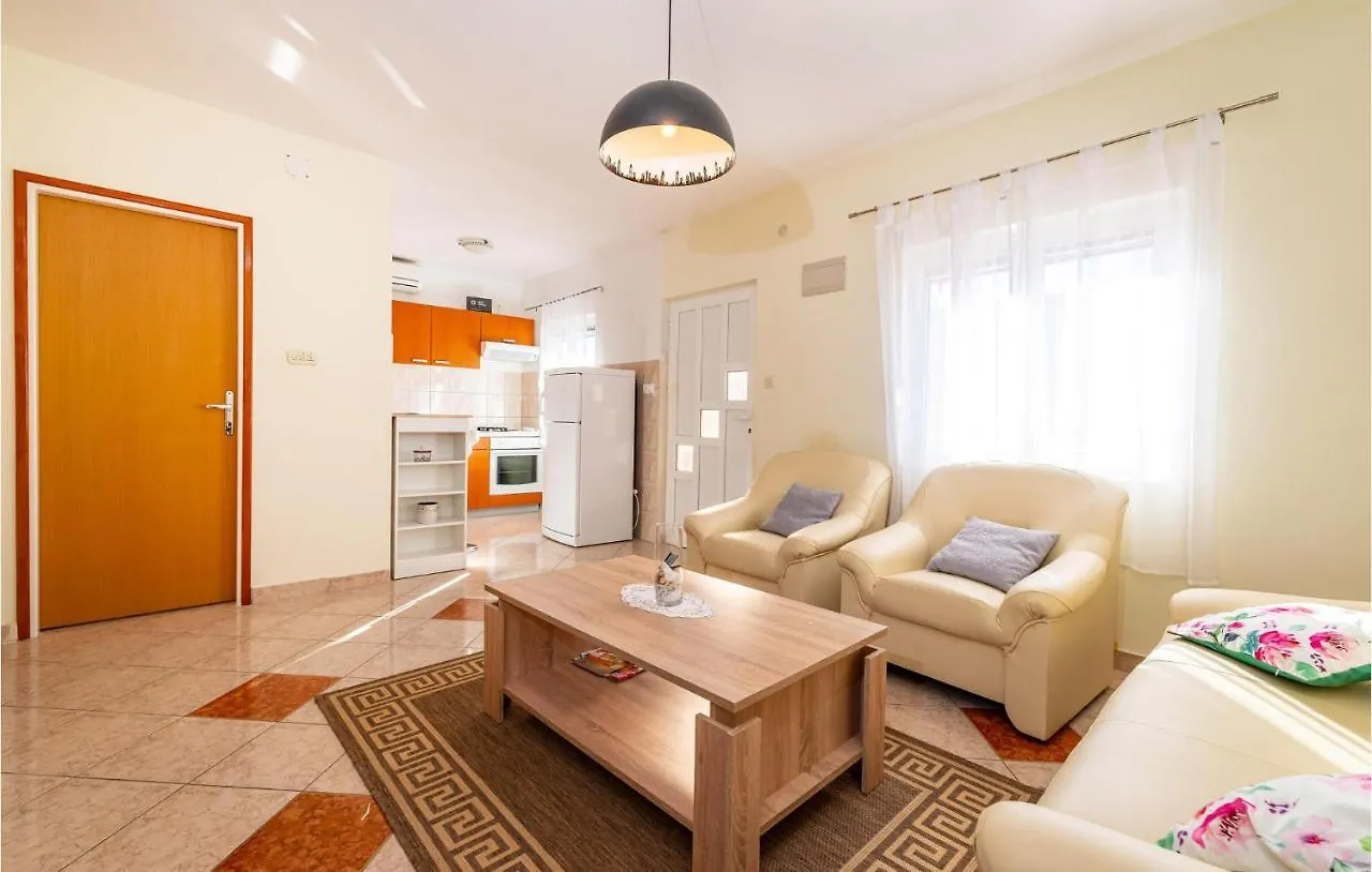 2 Bedroom Stunning Apartment In Krusevo Krusevo (Zadar)