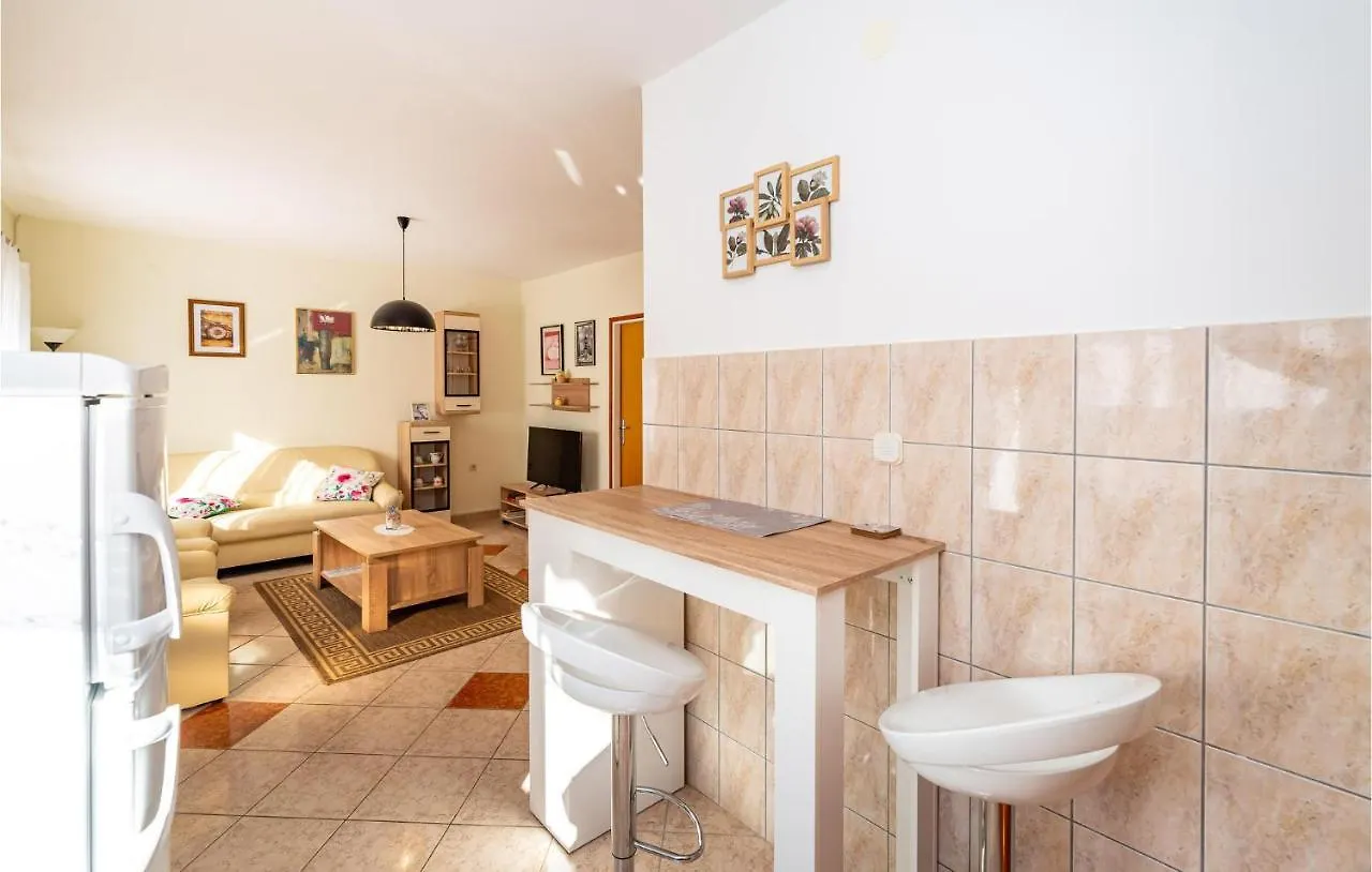 2 Bedroom Stunning Apartment In Krusevo Croatia