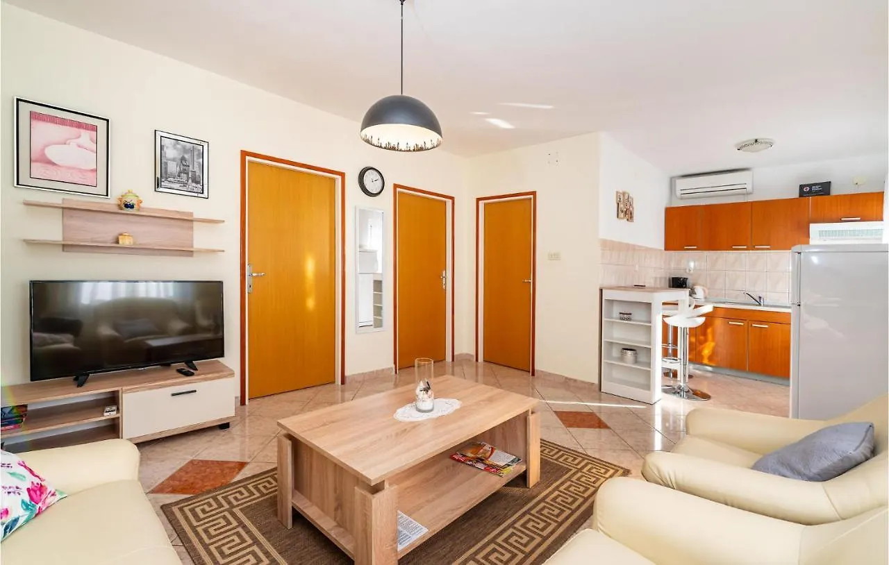 2 Bedroom Stunning Apartment In Krusevo