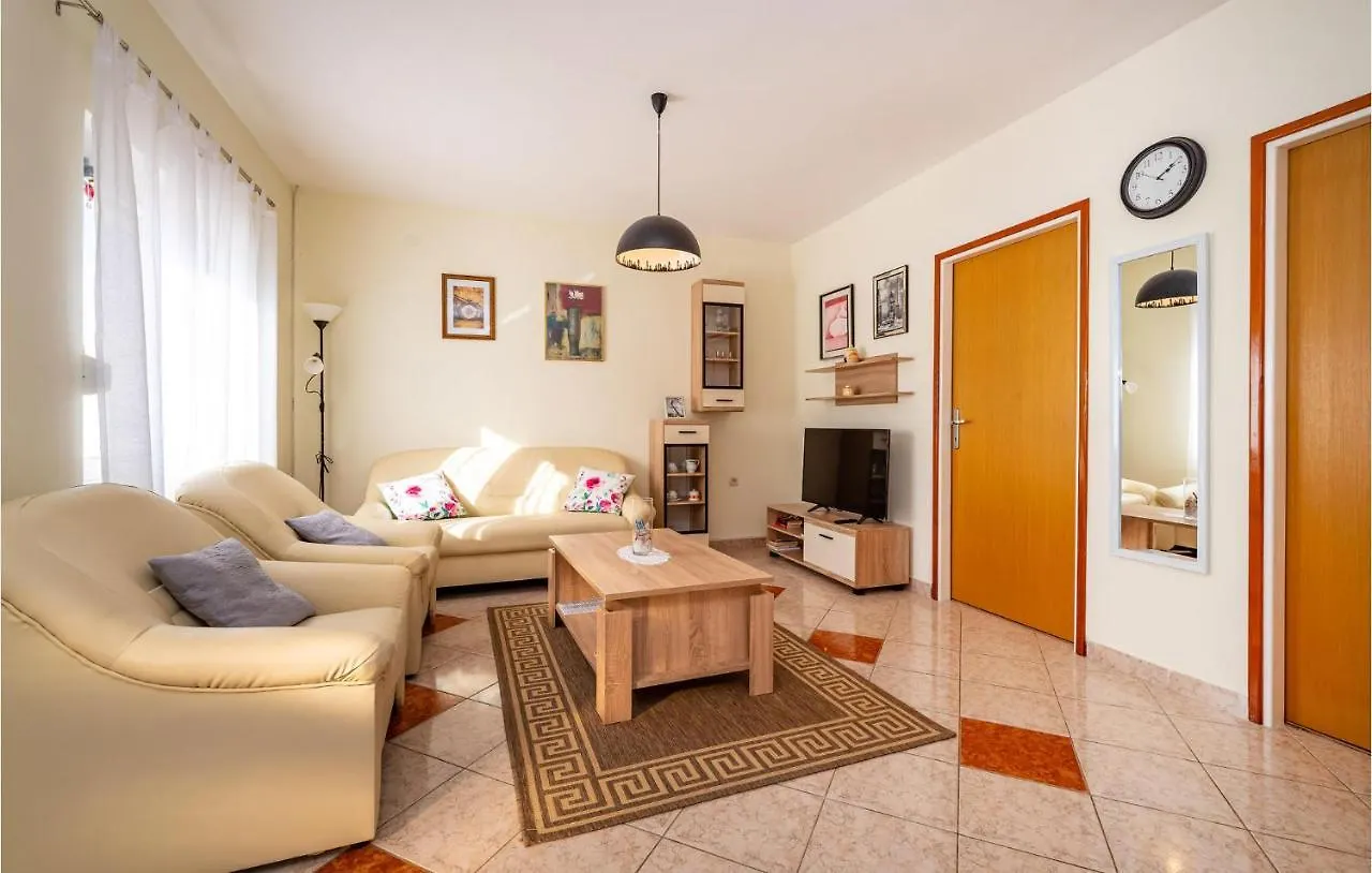 2 Bedroom Stunning Apartment In Krusevo 0*, Krusevo (Zadar)